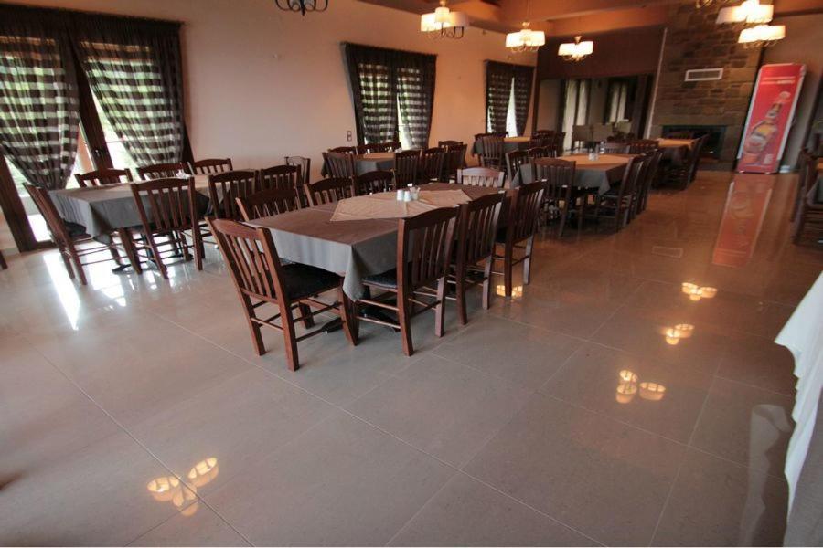 Omilaia Hotel Gardiki ภายนอก รูปภาพ