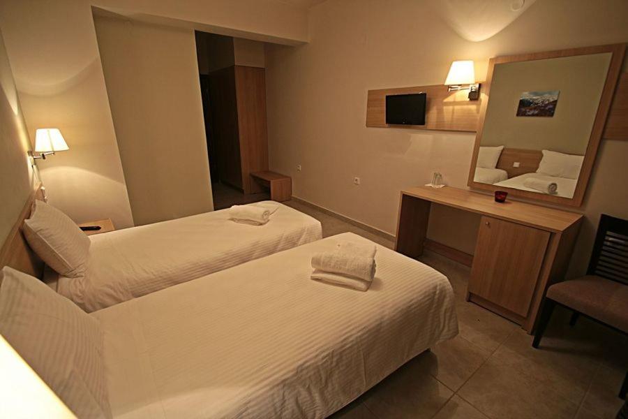 Omilaia Hotel Gardiki ภายนอก รูปภาพ
